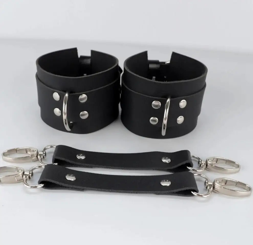 Harnesses jewelry bow butt harness w/ matching wrist cuffs